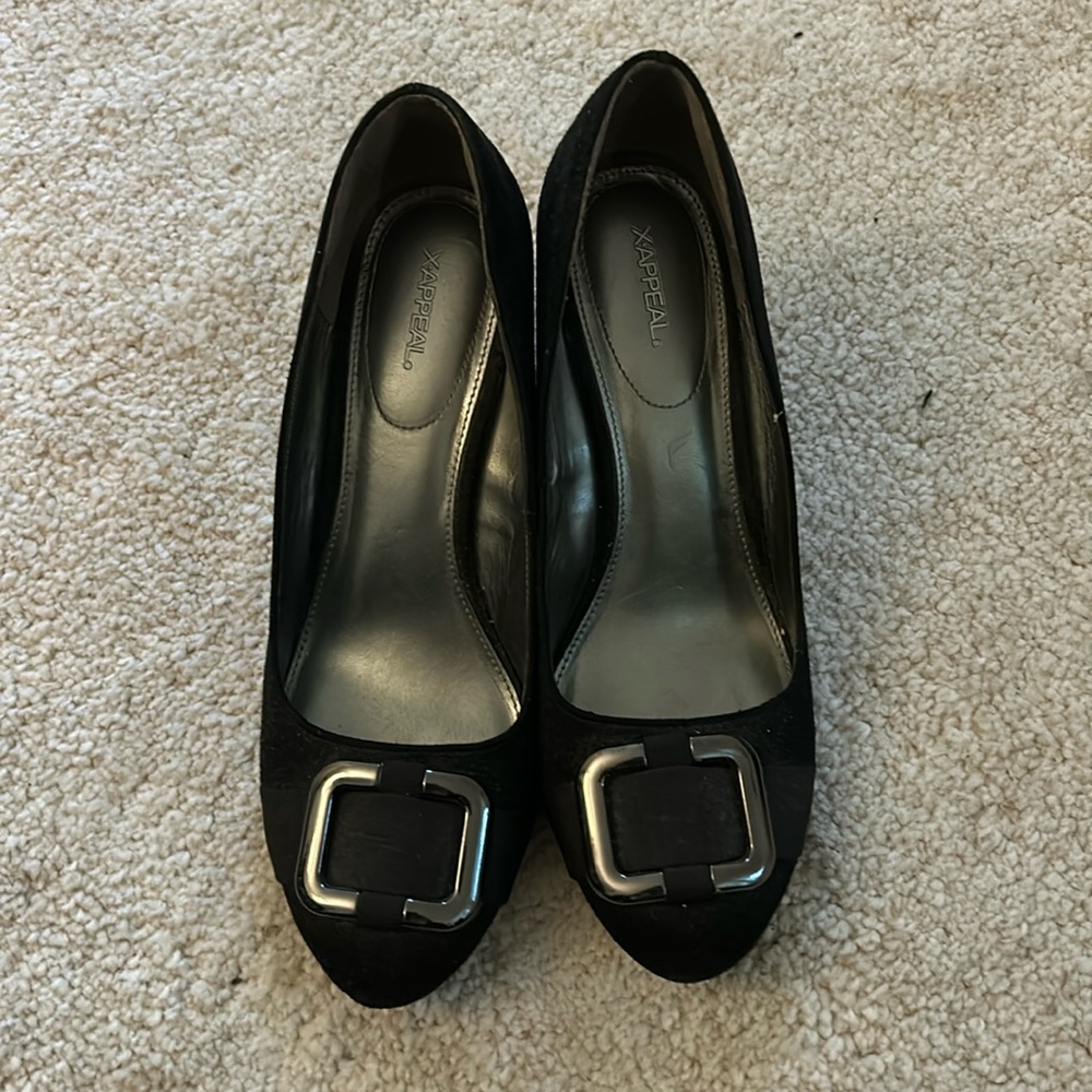 Black wedge heels
